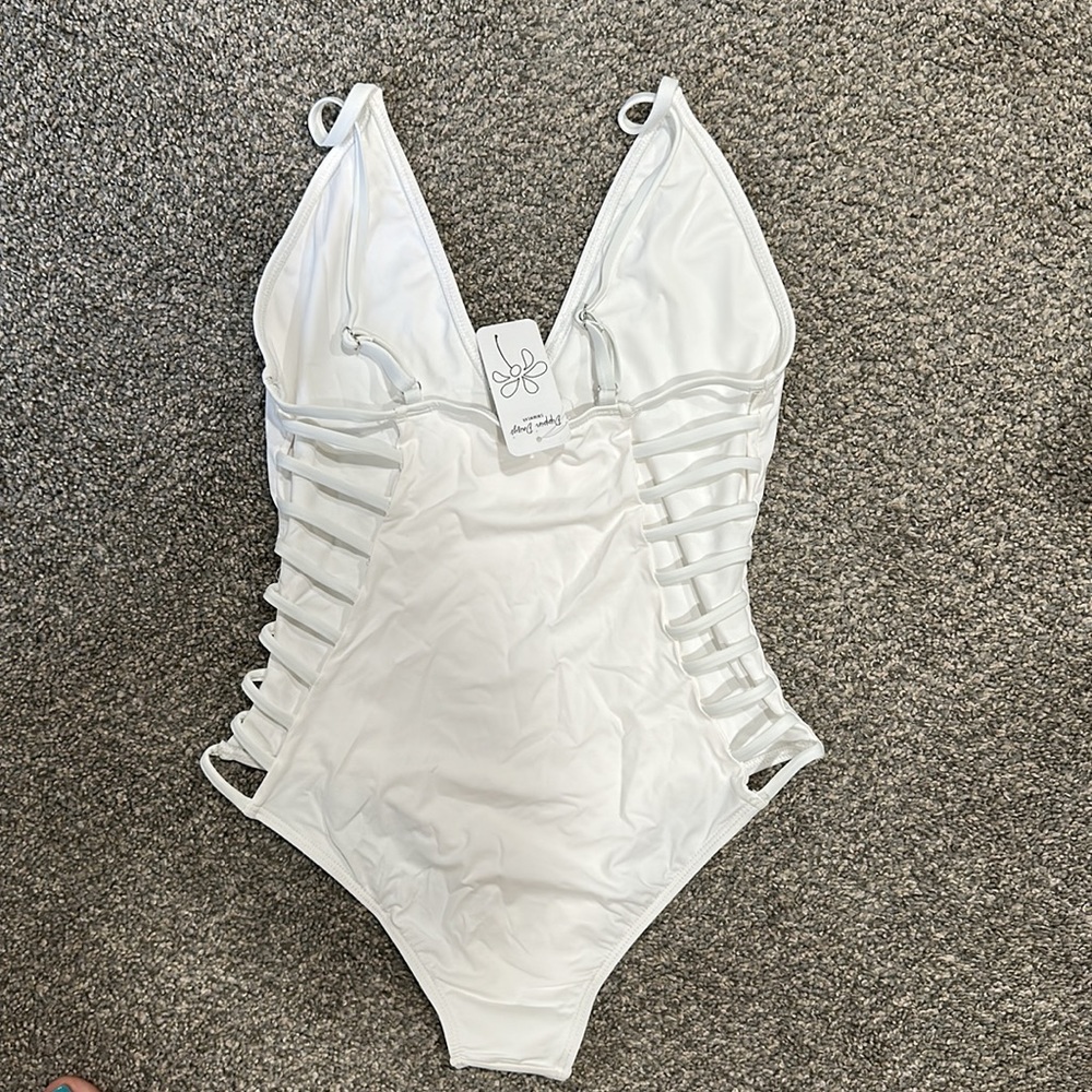 Dippin’ Daisy’s white swimsuit - Picture 3 of 3